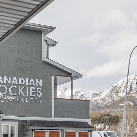 Canadian Rockies Chalets Канмор Экстерьер фото