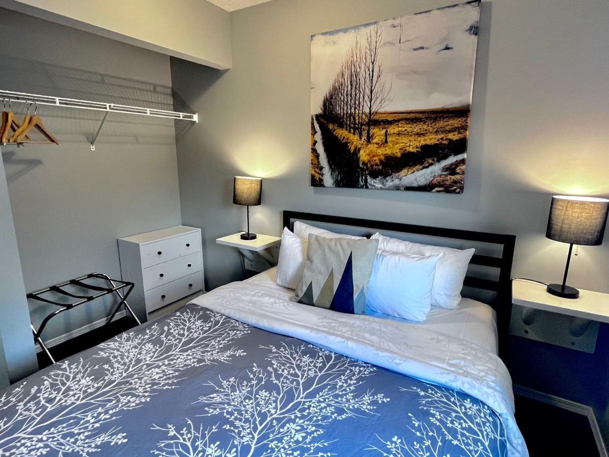 Canadian Rockies Chalets Канмор Экстерьер фото
